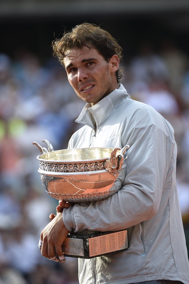 Nadal khóc như mưa trên bục đăng quang - ảnh 7