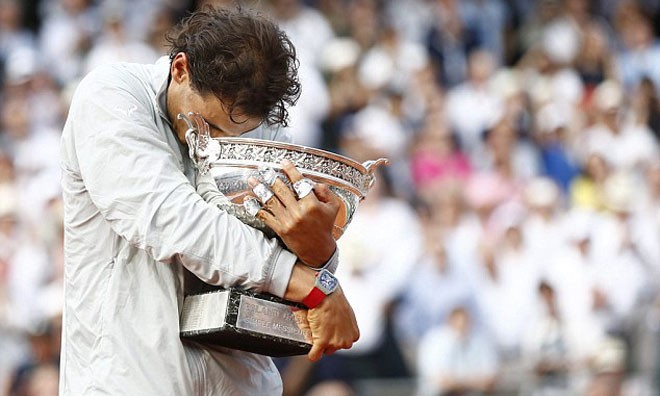 Nadal khóc như mưa trên bục đăng quang - ảnh 5