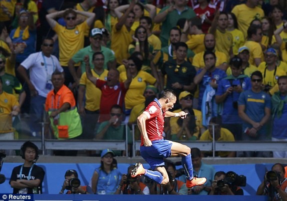 Brazil-Chile (1-1, penaty 3-2): Selecao nhọc nhằn vượt ải - ảnh 13