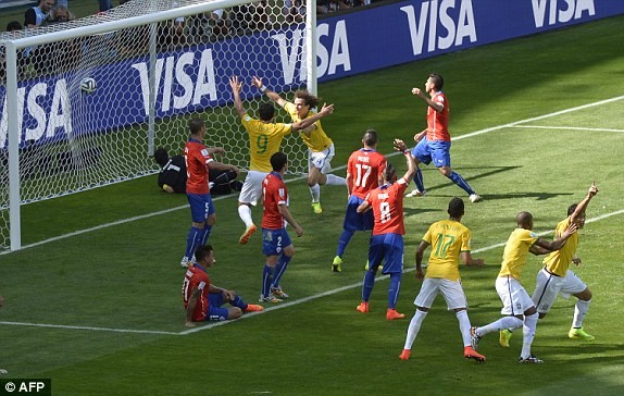 Brazil-Chile (1-1, penaty 3-2): Selecao nhọc nhằn vượt ải - ảnh 14