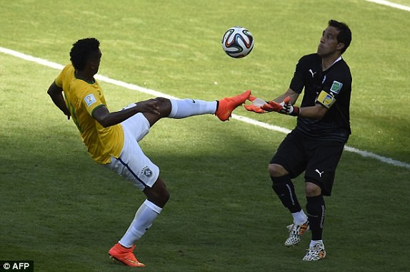 Brazil-Chile (1-1, penaty 3-2): Selecao nhọc nhằn vượt ải - ảnh 3