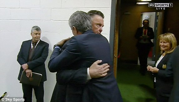 M.U vs Chelsea (1-1): Van Persie giải cứu 'Quỷ đỏ' - ảnh 11