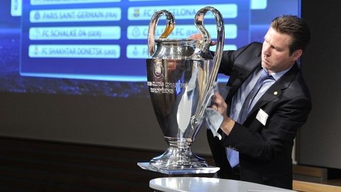 Vòng 1/8 Champions League: Mourinho và Wenger thỏa ước nguyện - ảnh 5