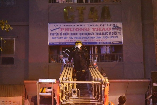 Cháy ở chung cư khu Xa La, nhiều người mắc kẹt - ảnh 7