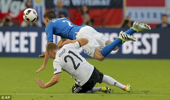 Hạ Italia ở loạt 'đấu súng', Đức lấy vé vào bán kết - ảnh 28