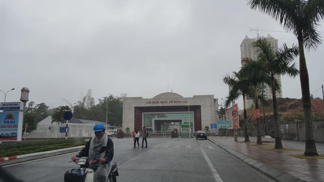 Móng Cái 'thở phào' vì thoát bão số 7 - ảnh 1
