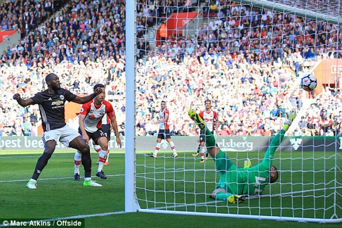 Mourinho bị đuổi, M.U thắng nhọc Southampton - ảnh 2