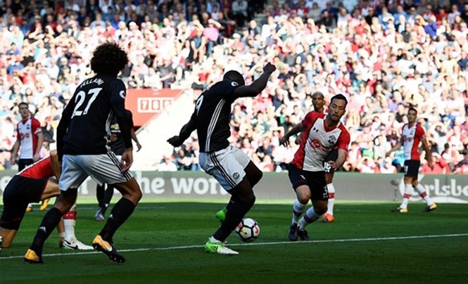 Mourinho bị đuổi, M.U thắng nhọc Southampton - ảnh 1