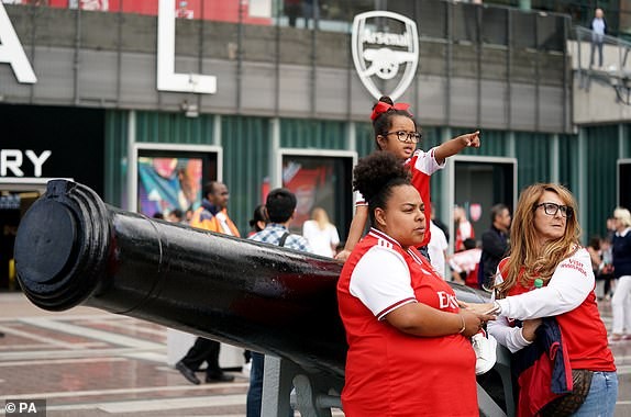 VAR 'lên tiếng', Arsenal chia điểm với Tottenham - ảnh 4
