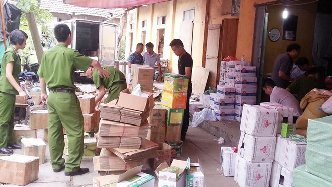 Sốc với hơn 1.000 hộp ngô mác Mỹ 'ruột'... Trung Quốc - ảnh 1