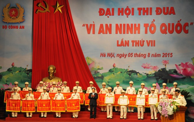 Tướng Công an nhận Huân chương Quân công hạng Nhất - ảnh 1