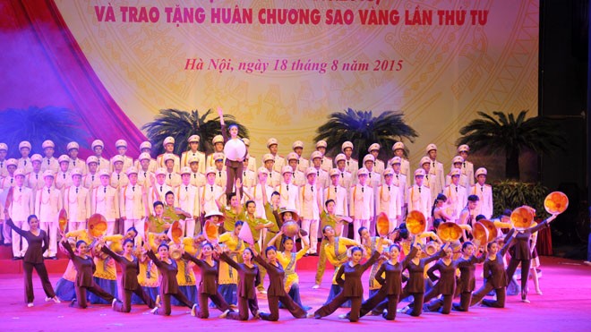 Văn nghệ đặc sắc kỷ niệm 70 năm Ngày truyền thống CAND - ảnh 4