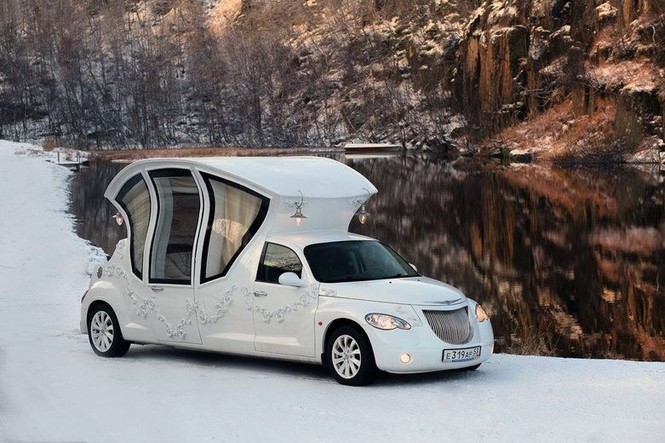 Chiếc limo khác lạ và độc đáo phong cách xe cưới - ảnh 1