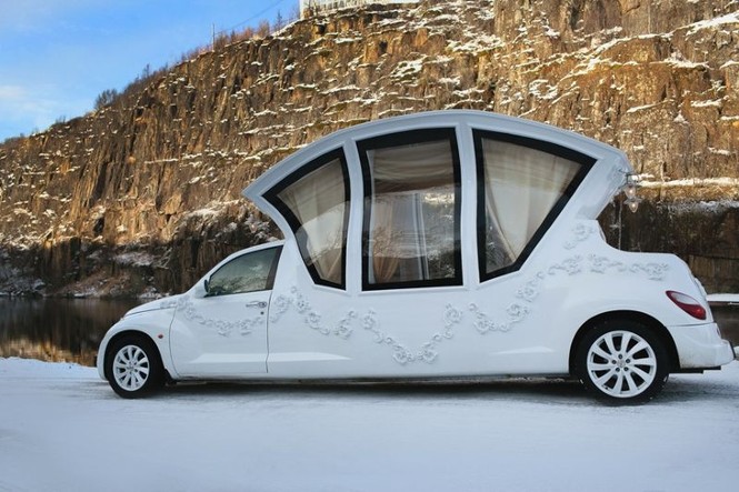 Chiếc limo khác lạ và độc đáo phong cách xe cưới - ảnh 2