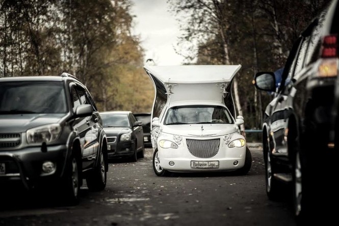 Chiếc limo khác lạ và độc đáo phong cách xe cưới - ảnh 7