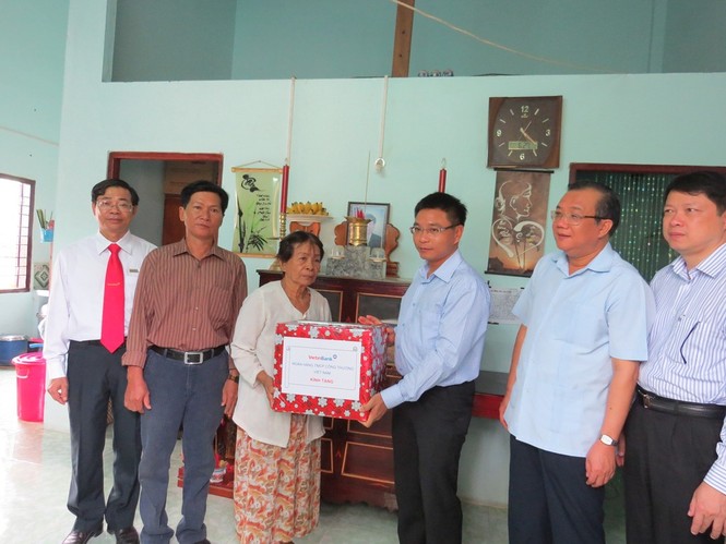 VietinBank tặng 300 căn nhà cho hộ nghèo - ảnh 3