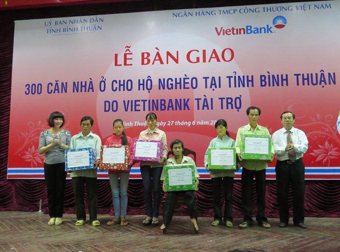 VietinBank tặng 300 căn nhà cho hộ nghèo - ảnh 2
