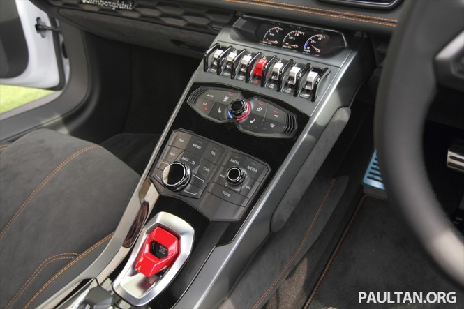Lamborghini Huracan chính thức 'xuất trận' tại Malaysia - ảnh 12