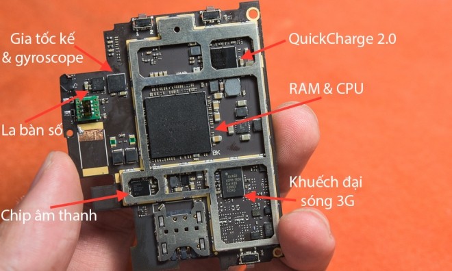 Gỡ tung Bphone tìm nguồn gốc linh kiện - ảnh 2