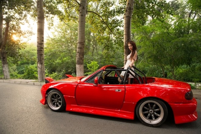 'Nàng thỏ' xinh đẹp hút hồn bên xế cổ Mazda MX-5 - ảnh 12