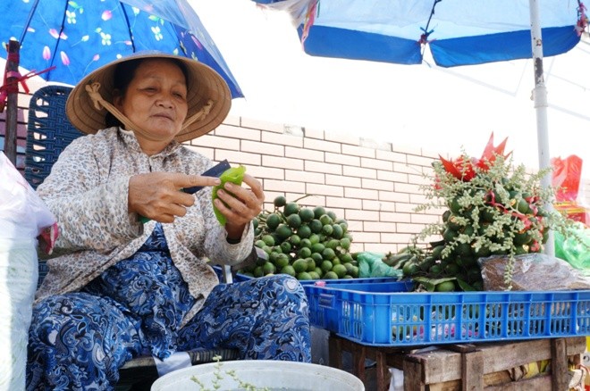 Lặng lẽ chợ trầu cau độc nhất giữa lòng Sài Gòn - ảnh 4