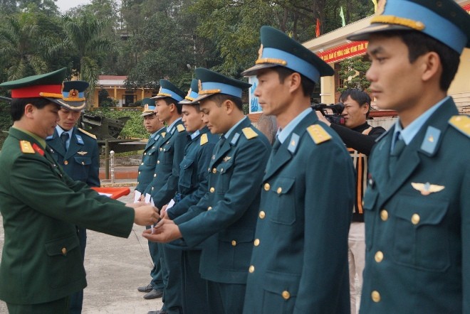 Ấm áp Tết quân dân - ảnh 1