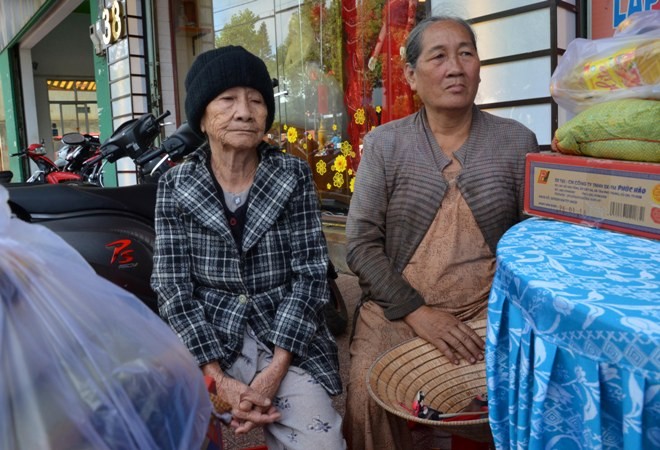Tấm lòng vàng giữa phố - ảnh 6