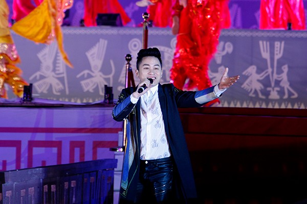 Tùng Dương, Anh Thơ “lên đồng” với thắng cảnh Tây Thiên - ảnh 2