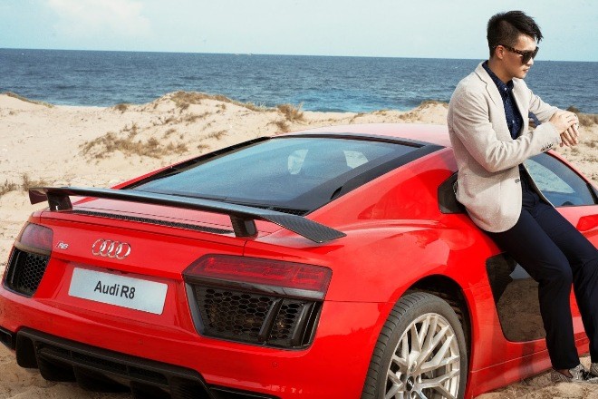 Tiền đạo Công Vinh 'đá cặp' cùng Audi R8 Coupe - ảnh 12