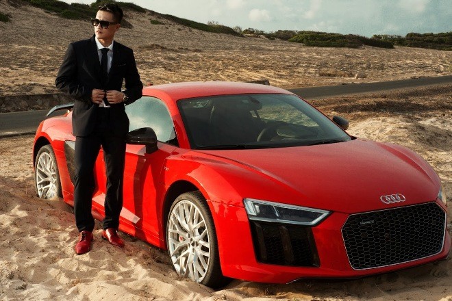 Tiền đạo Công Vinh 'đá cặp' cùng Audi R8 Coupe - ảnh 1