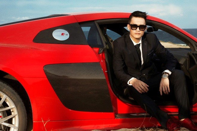 Tiền đạo Công Vinh 'đá cặp' cùng Audi R8 Coupe - ảnh 4