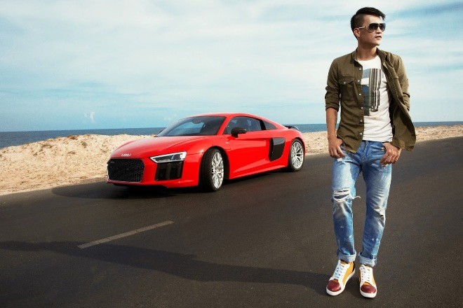 Tiền đạo Công Vinh 'đá cặp' cùng Audi R8 Coupe - ảnh 7