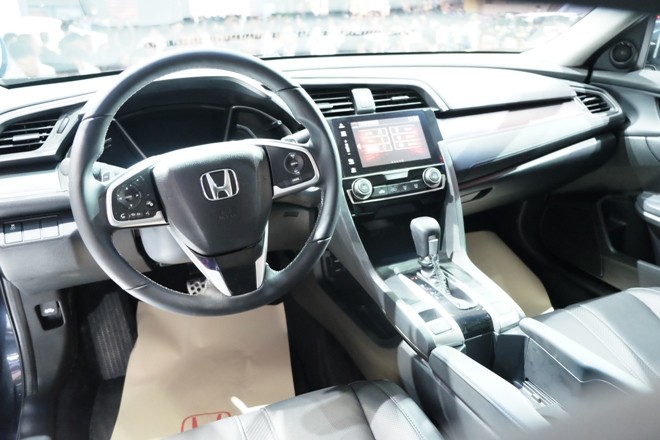Honda Civic thế hệ 10, sedan nổi bật nhất triển lãm VMS 2016 - ảnh 4