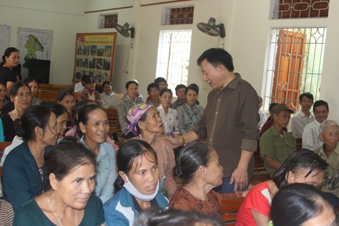 Vinamilk đến với những gia đình khó khăn nơi rốn lũ - ảnh 2