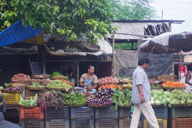 Ở nơi phần đa đàn ông bán hàng, phụ nữ... mua sắm - ảnh 2