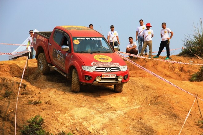 Bán tải lập sân chơi offroad riêng - ảnh 6