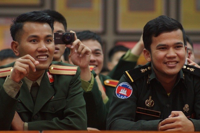 Học viên Quân đội viết thư pháp chào năm mới - ảnh 13