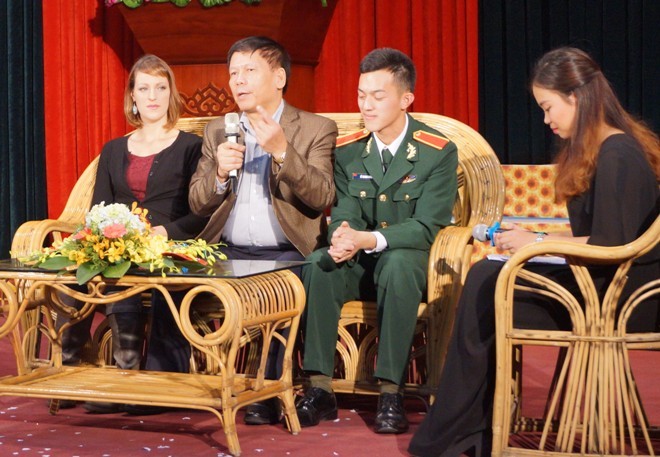 Học viên Quân đội viết thư pháp chào năm mới - ảnh 2
