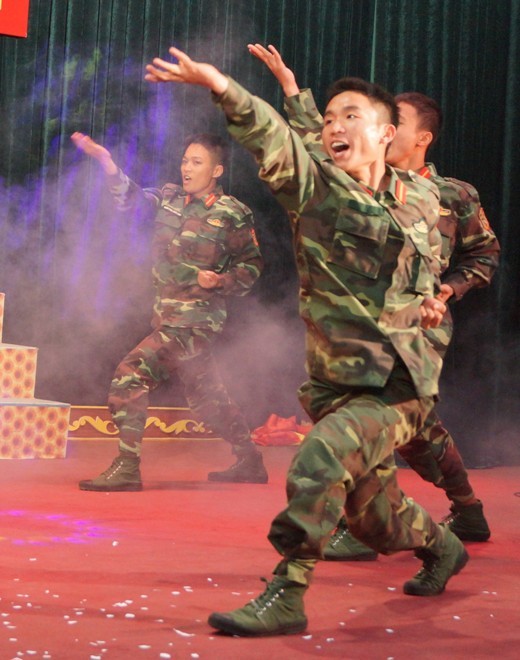 Học viên Quân đội viết thư pháp chào năm mới - ảnh 4