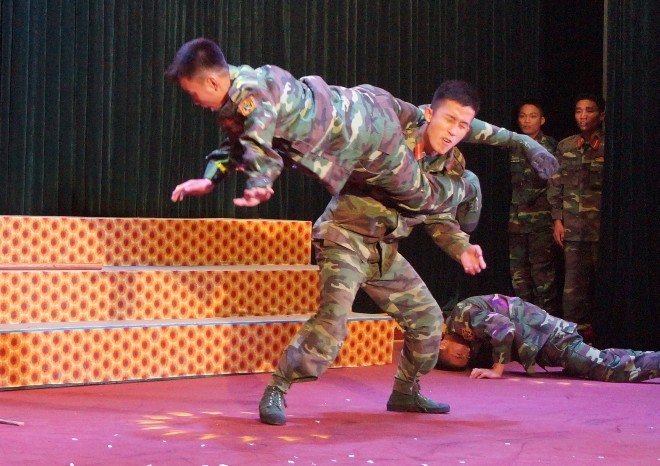 Học viên Quân đội viết thư pháp chào năm mới - ảnh 6