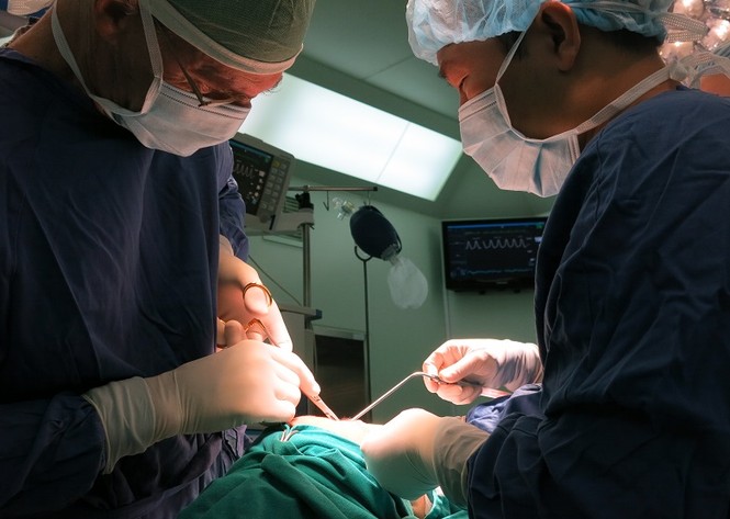 Hành trình 8 năm tìm lại cuộc đời của cậu bé 'không có mặt' - ảnh 8