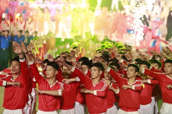 Dạ hội ‘Niềm tin son sắt’ chào mừng thành công Đại hội XII - ảnh 17