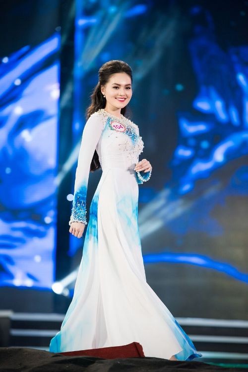 30 thí sinh hoa hậu khoe nét nền nã trong tà áo dài - ảnh 2