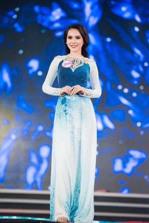 30 thí sinh hoa hậu khoe nét nền nã trong tà áo dài - ảnh 4