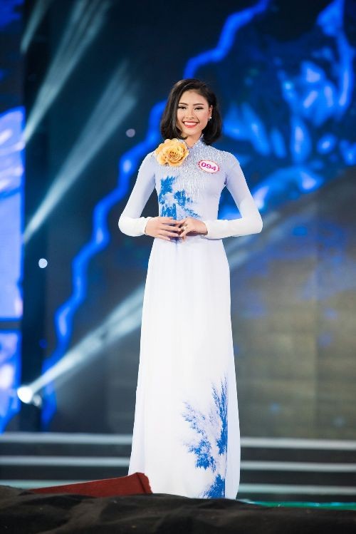 30 thí sinh hoa hậu khoe nét nền nã trong tà áo dài - ảnh 9