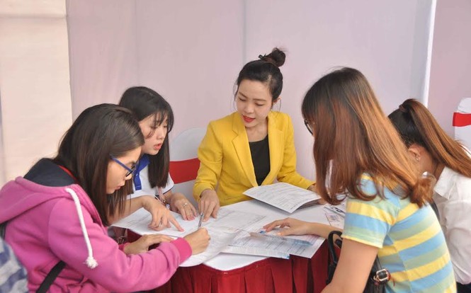 Hàng nghìn bạn trẻ tham gia 'Ngày hội việc làm' - ảnh 2