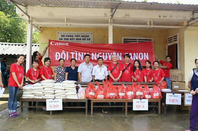 Doanh nghiệp Nhật cứu trợ dân vùng lũ miền Trung - ảnh 3