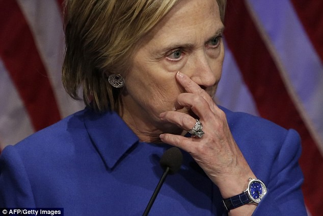 Hillary già nua trong lần xuất hiện công khai đầu tiên sau thất bại - ảnh 2