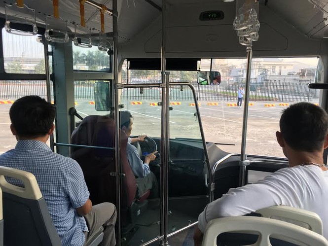 Cận cảnh dàn xe buýt nhanh BRT tiện nghi đầu tiên ở Thủ đô - ảnh 4