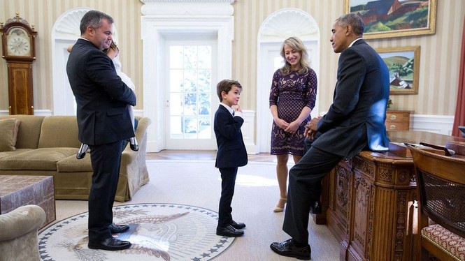 Hình ảnh đáng nhớ của ông Obama trong năm cuối tại Nhà Trắng - ảnh 20